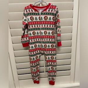 Bucee’s Christmas pajamas size 4T.
